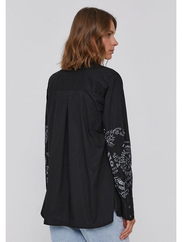 Camicia Nera Chiara