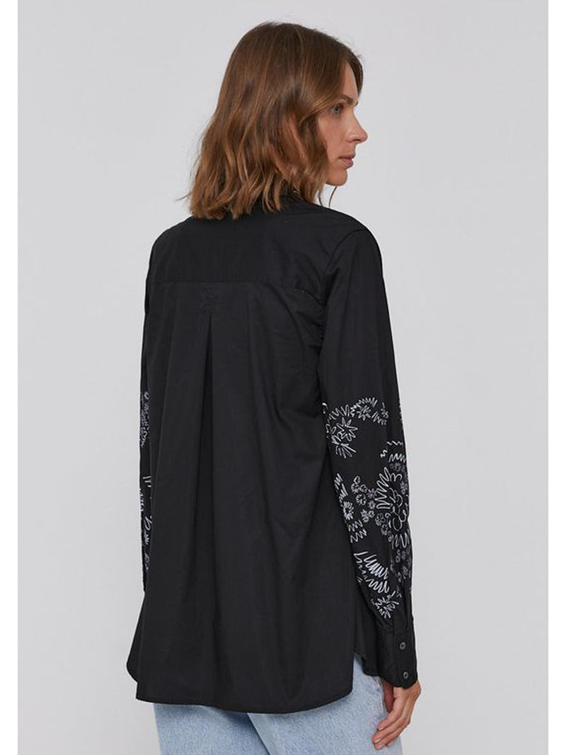 Camicia Nera Chiara
